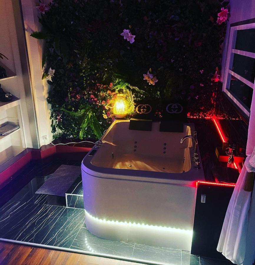 Jacuzzi 9Em Apartment Paris Ngoại thất bức ảnh